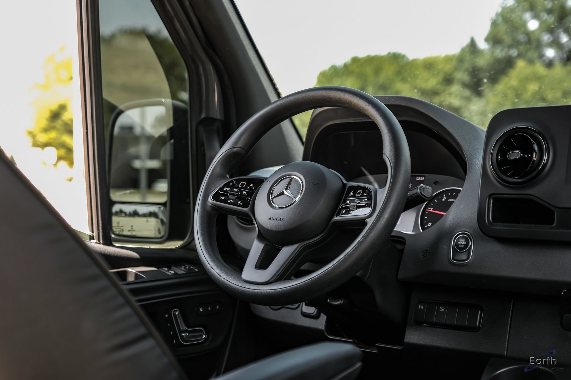 Used 2022 Mercedes-Benz Sprinter 2500 image 39