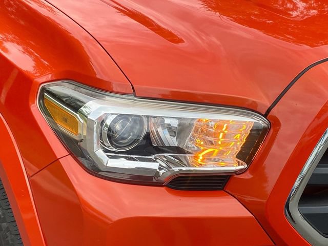 Used 2017 Toyota Tacoma SR5 w/ Tow Package AWD/4WD image 4