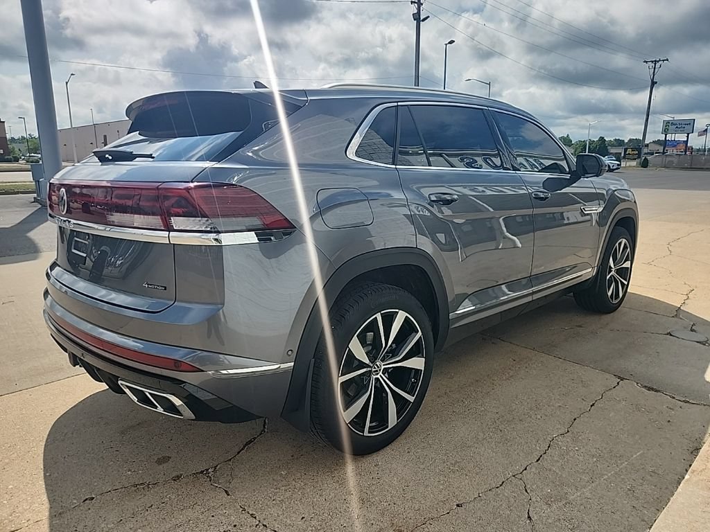 Used 2025 Volkswagen Atlas Cross Sport SEL Premium R-Line AWD/4WD image 8