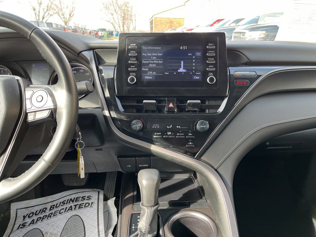 Used 2024 Toyota Camry SE image 29