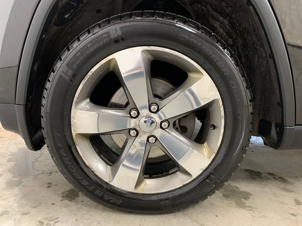 Used 2015 Jeep Grand Cherokee Limited AWD/4WD image 2
