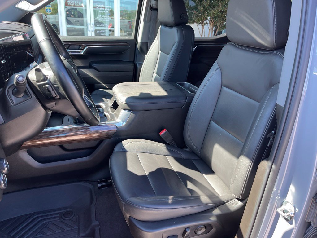 Used 2024 Chevrolet Silverado 1500 RST AWD/4WD image 5