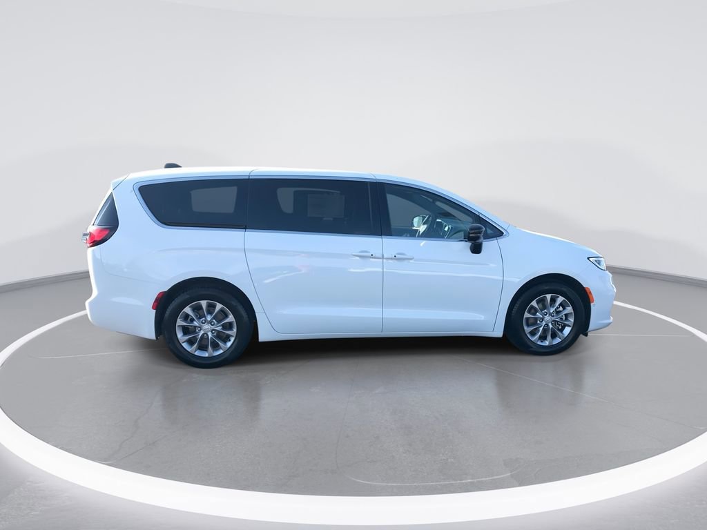 New 2026 Chrysler Pacifica Limited w/ Uconnect Theater Family Group FWD image 9