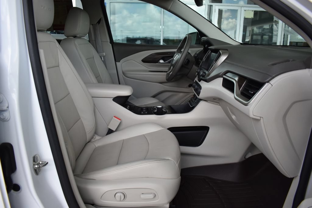 Used 2018 GMC Terrain Denali w/ Advanced Safety Package FWD image 4