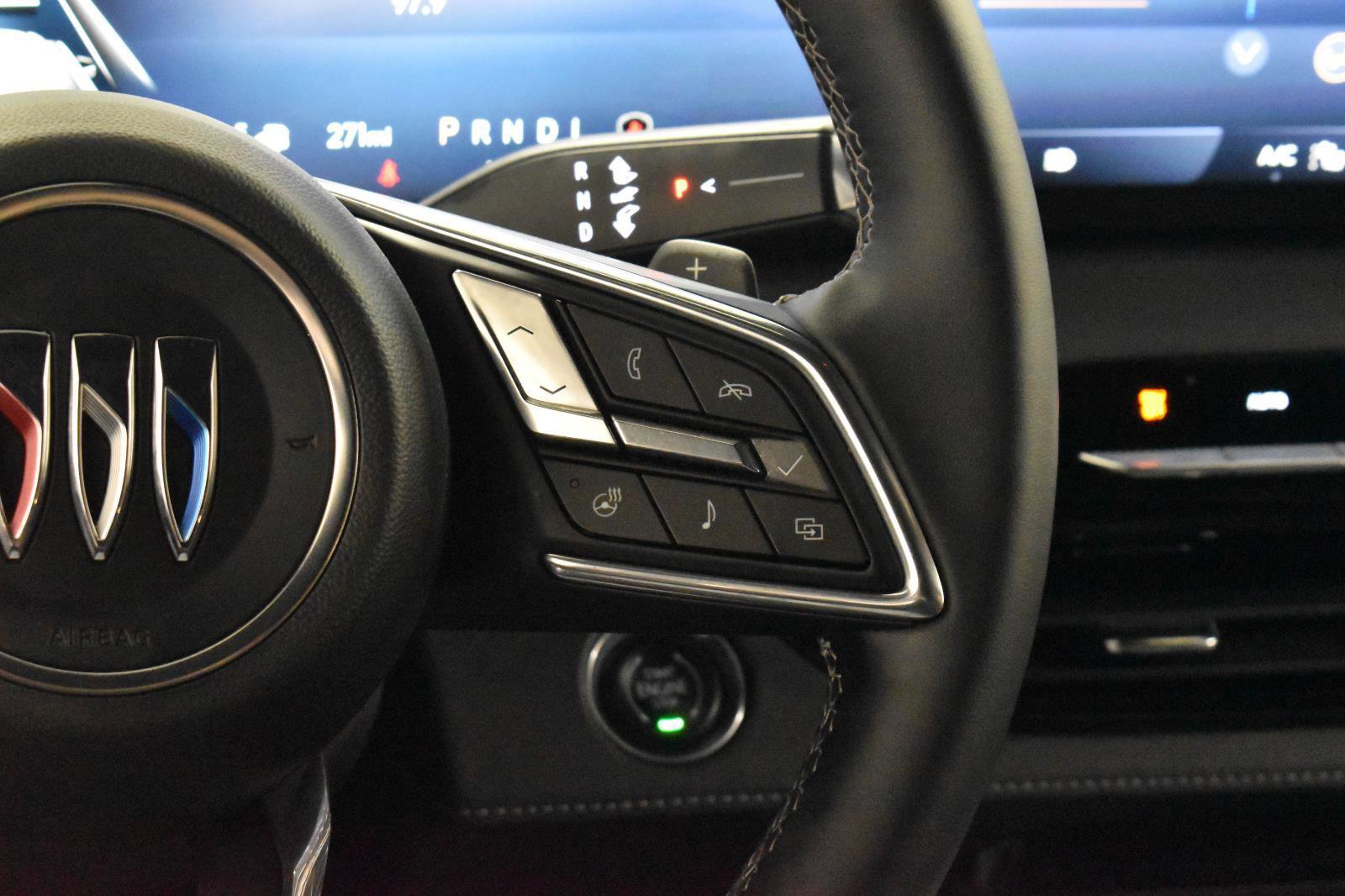 Used 2025 Buick Enclave Preferred image 9