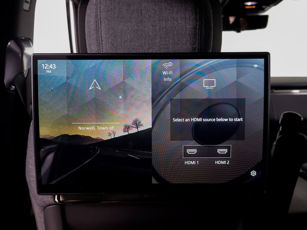 Used 2024 Land Rover Range Rover SV image 19