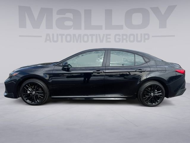 Used 2026 Toyota Camry SE image 2