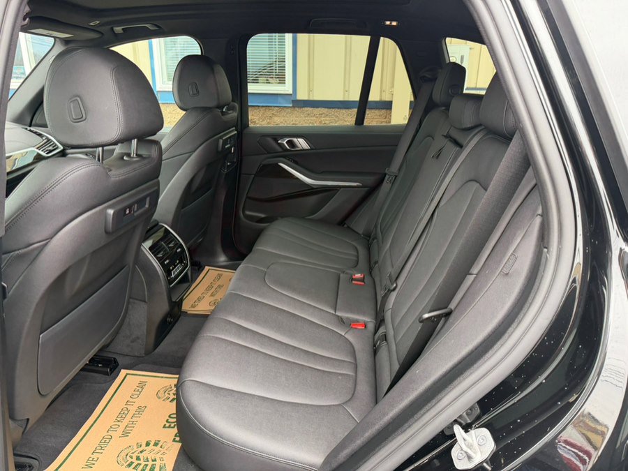 Used 2022 BMW X5 xDrive40i w/ Climate Comfort Package AWD/4WD image 16