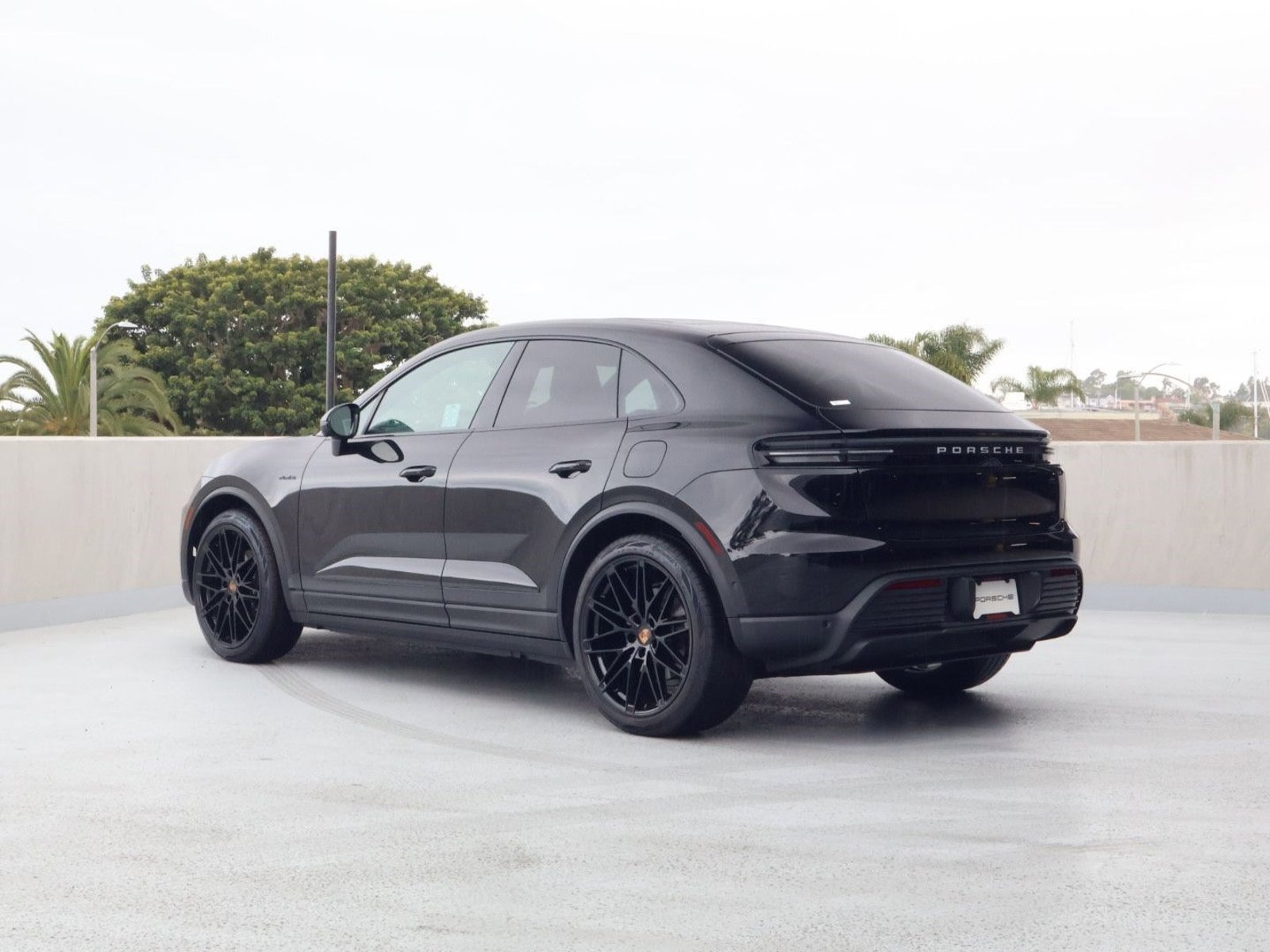 New 2026 Porsche Macan Electric RWD image 3