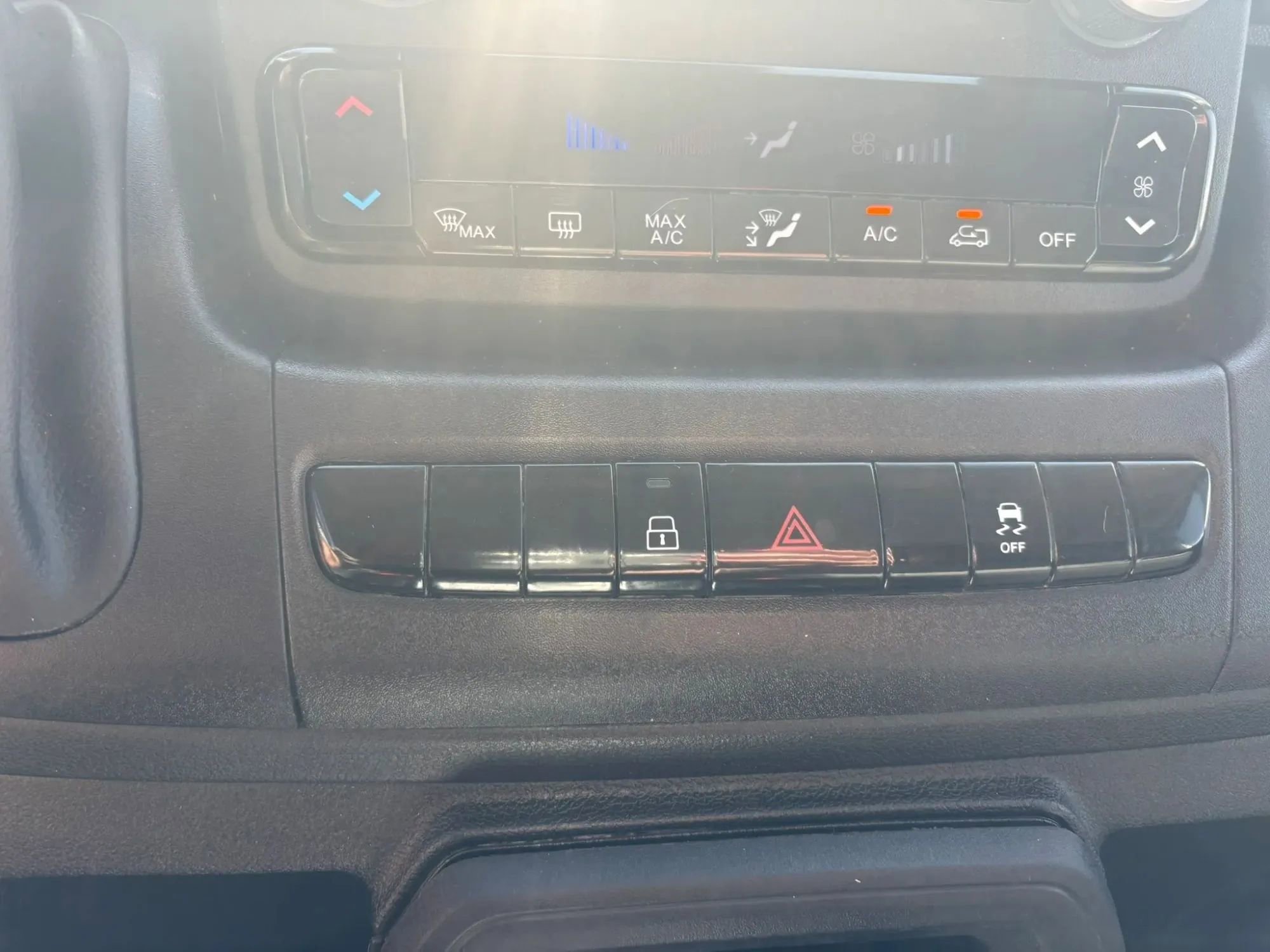 Used 2026 RAM ProMaster 2500 w/ Convenience Group FWD image 22