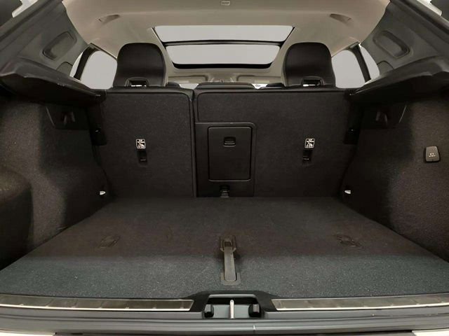Used 2025 Volvo XC40 B5 Plus image 93