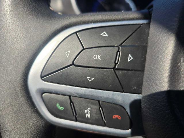 Used 2024 Chrysler Pacifica Touring-L FWD image 33
