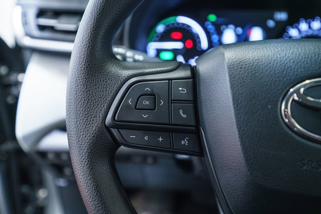 Certified 2026 Toyota Sienna LE FWD image 19