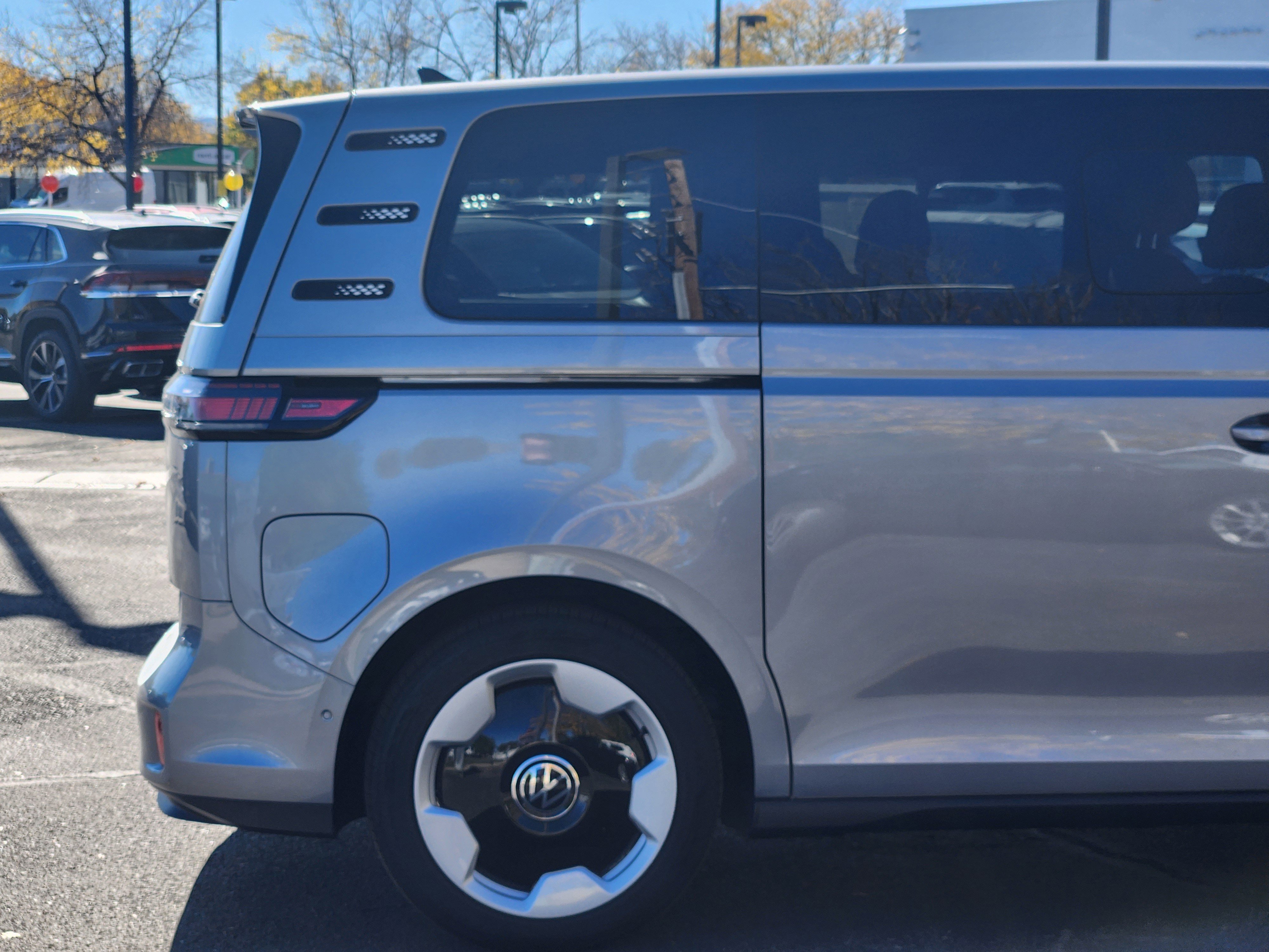 New 2025 Volkswagen ID. Buzz Pro S image 6
