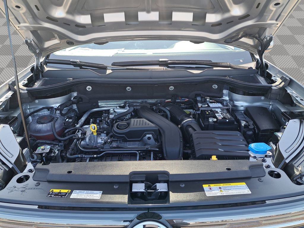 New 2025 Volkswagen Taos SEL image 28