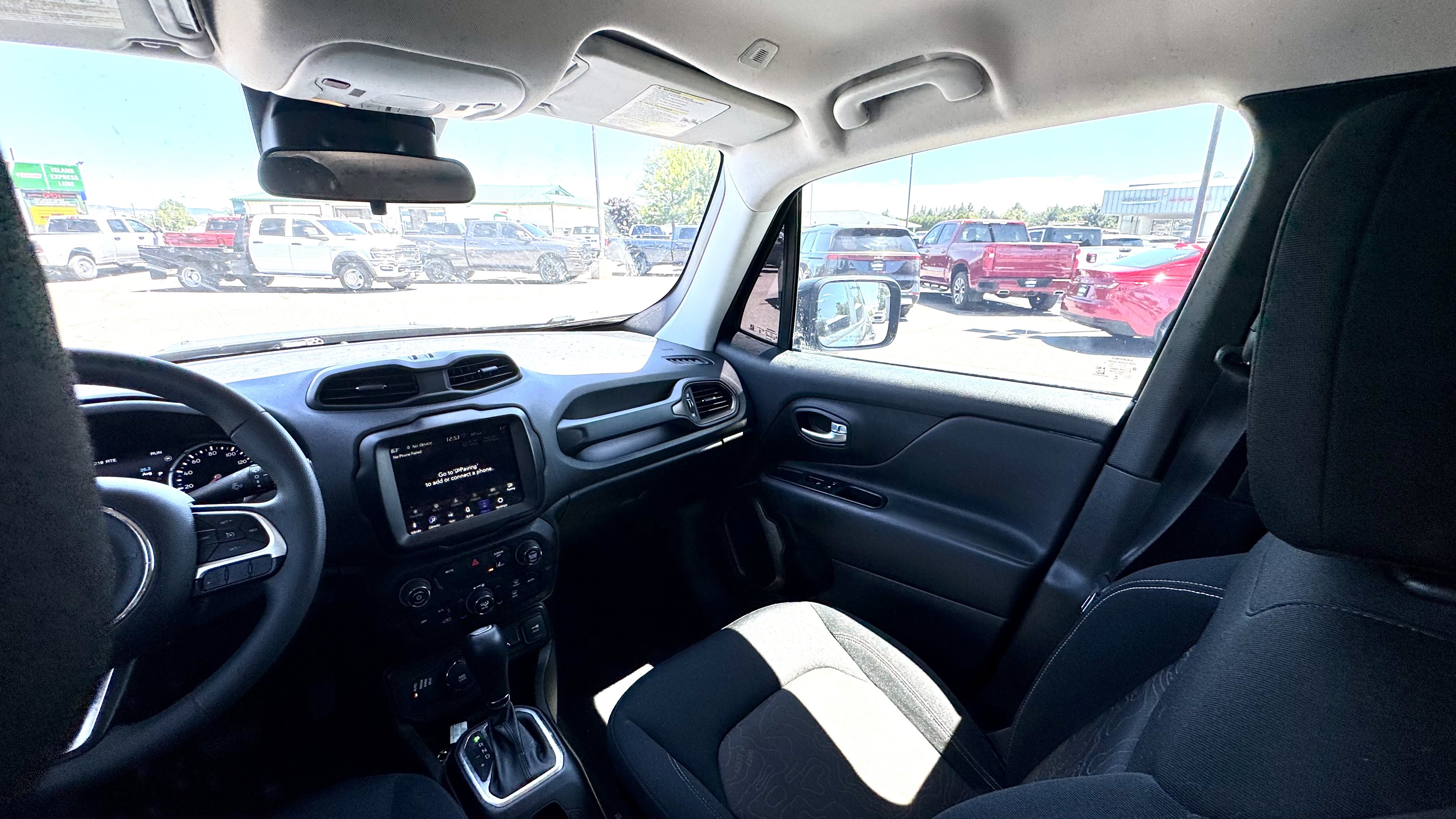 Used 2023 Jeep Renegade Latitude AWD/4WD image 16