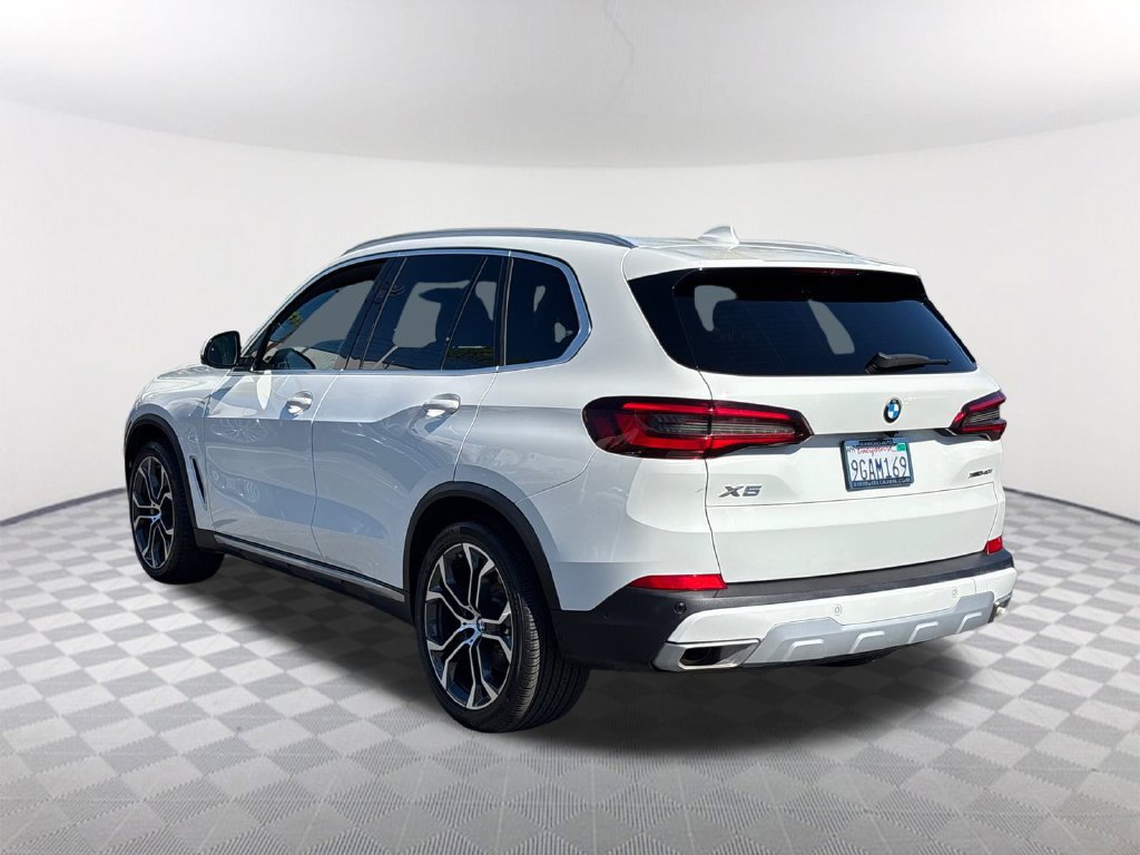 Used 2023 BMW X5 xDrive40i w/ Parking Assistance Package AWD/4WD image 4