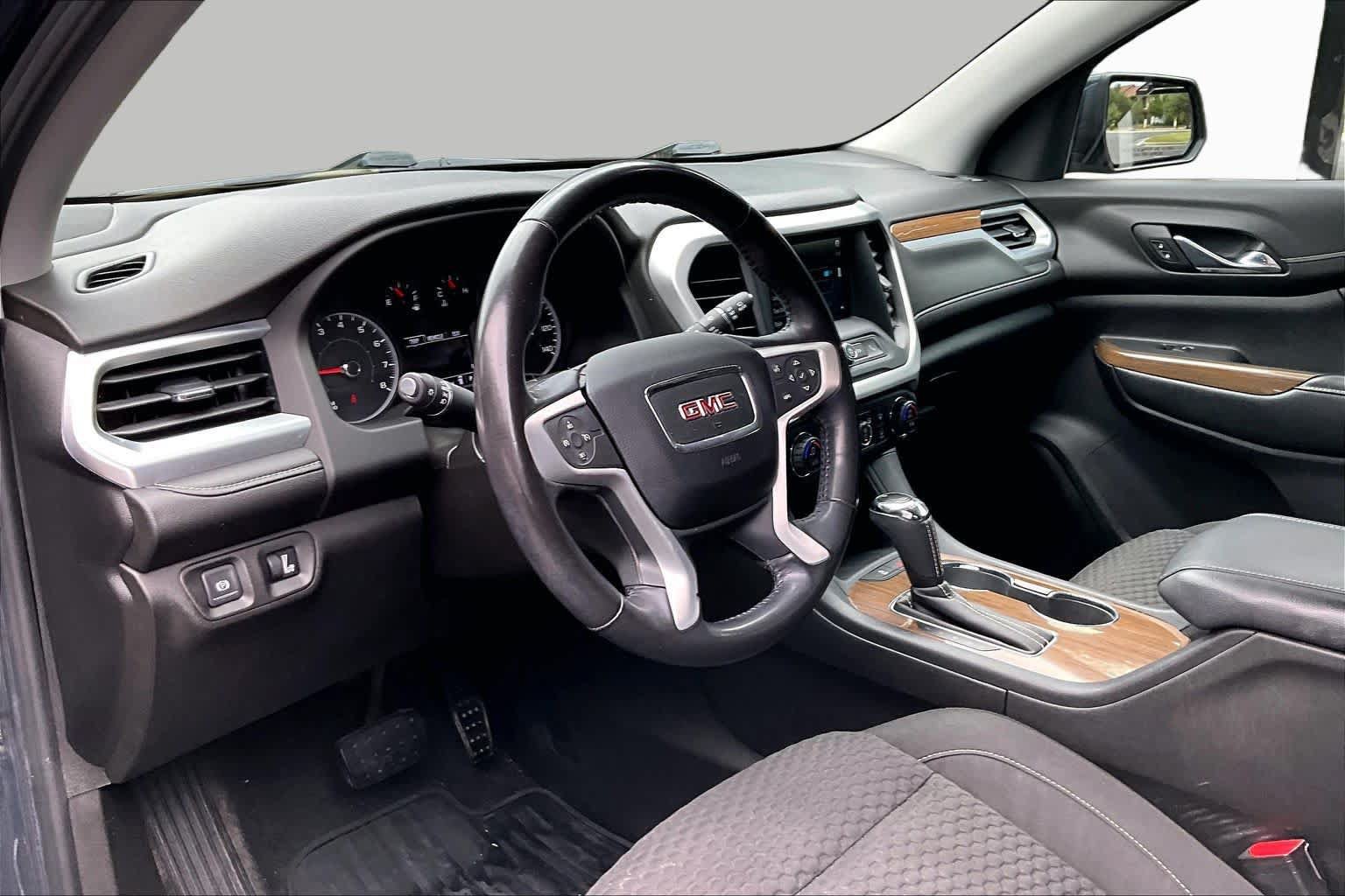 Used 2019 GMC Acadia SLE FWD image 18