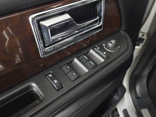 Used 2017 Lincoln Navigator Select AWD/4WD image 23