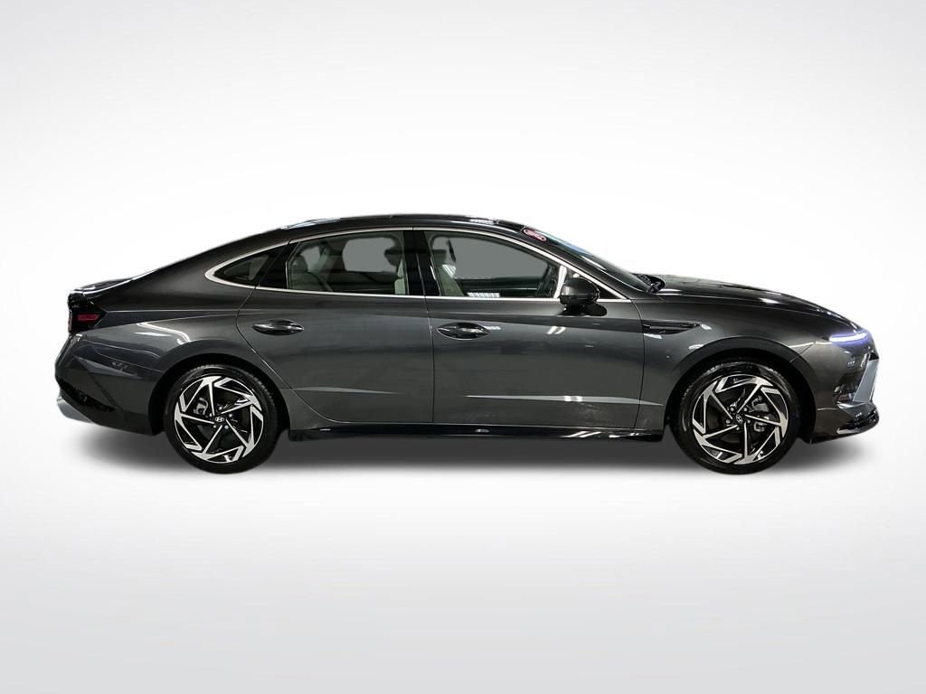 Used 2024 Hyundai Sonata SEL w/ Convenience Package image 7