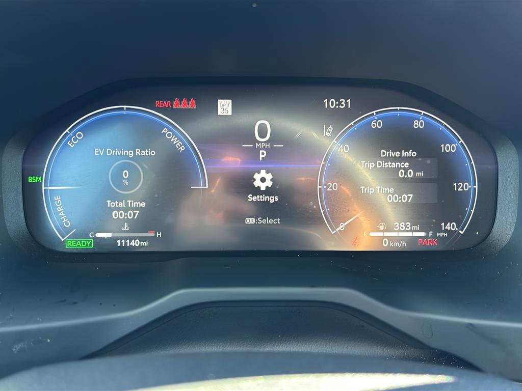 Used 2025 Toyota RAV4 Limited image 29