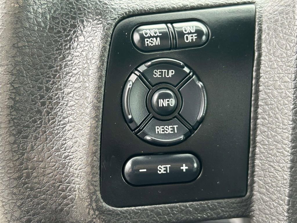 Used 2015 Ford F550 2WD Regular Cab Super Duty image 16