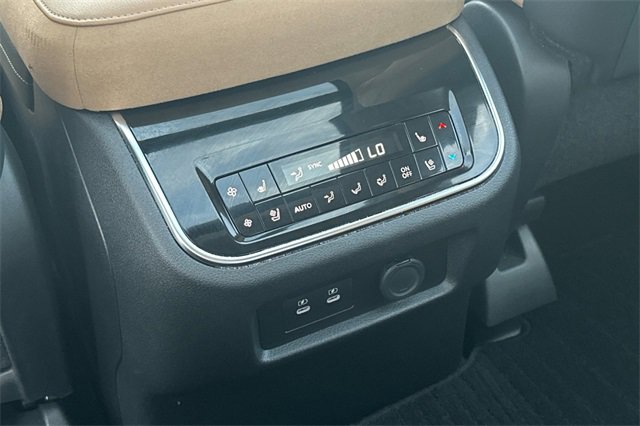 Used 2025 INFINITI QX80 Sensory image 15