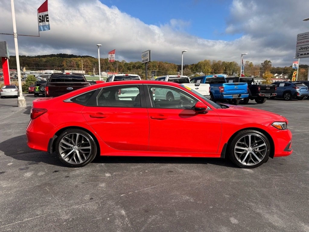 Used 2024 Honda Civic Touring image 3