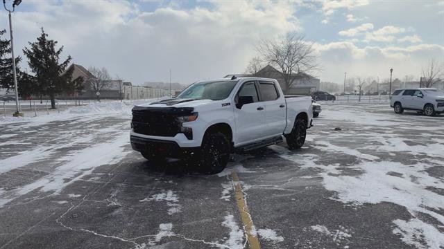 Used 2023 Chevrolet Silverado 1500 Custom Trail Boss w/ LPO, Dark Essentials Package image 4