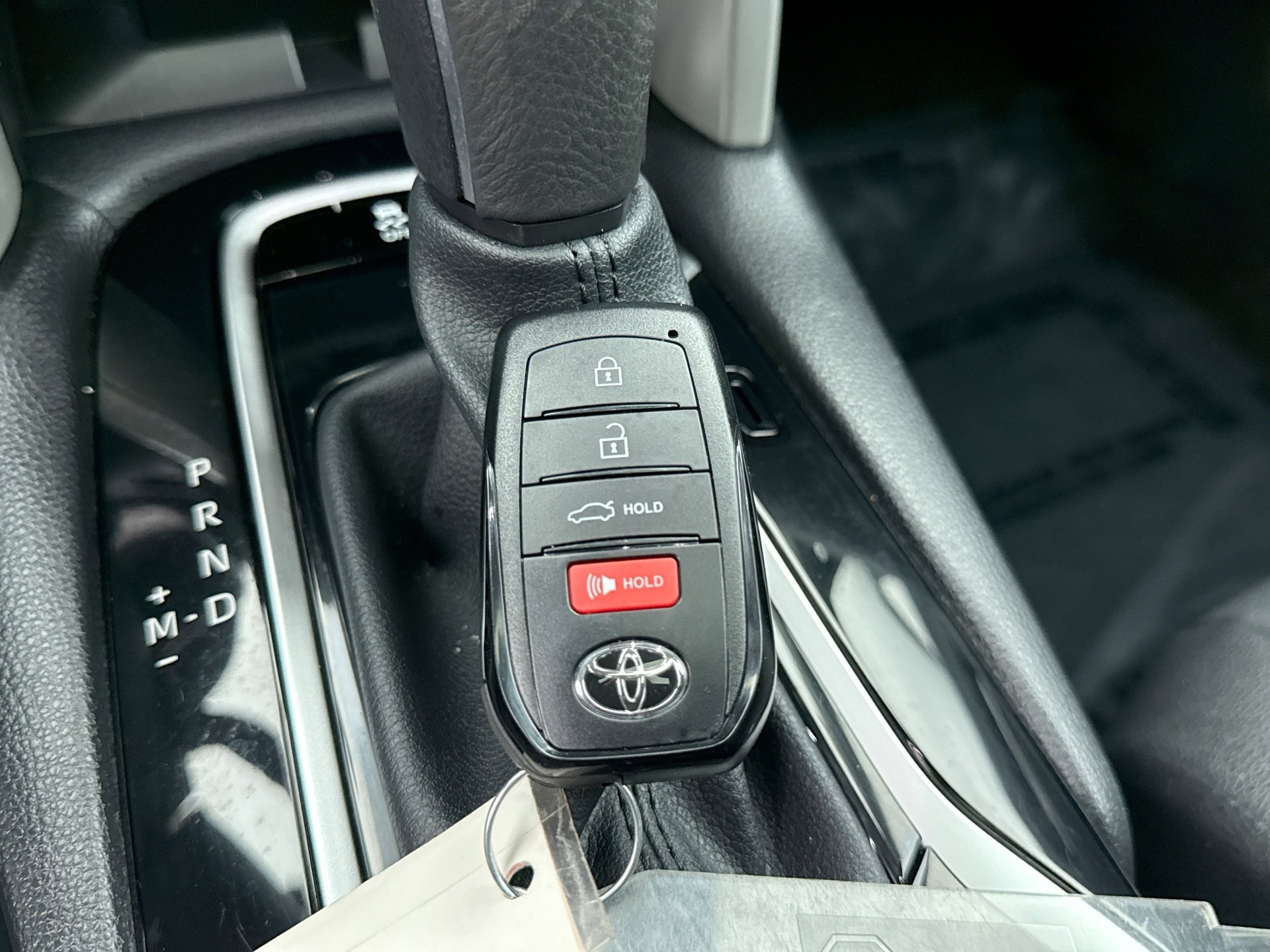 Used 2024 Toyota Corolla Cross XLE w/ Convenience Package image 26