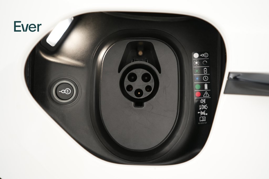 Used 2023 Porsche Taycan RWD image 28