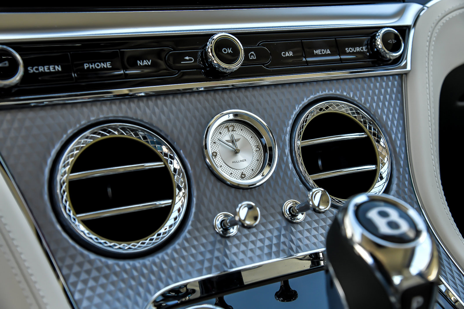 Used 2024 Bentley Continental GT Mulliner image 48