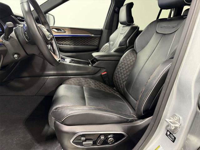 Certified 2024 Jeep Grand Cherokee Summit w/ Luxury Tech Group V image 15