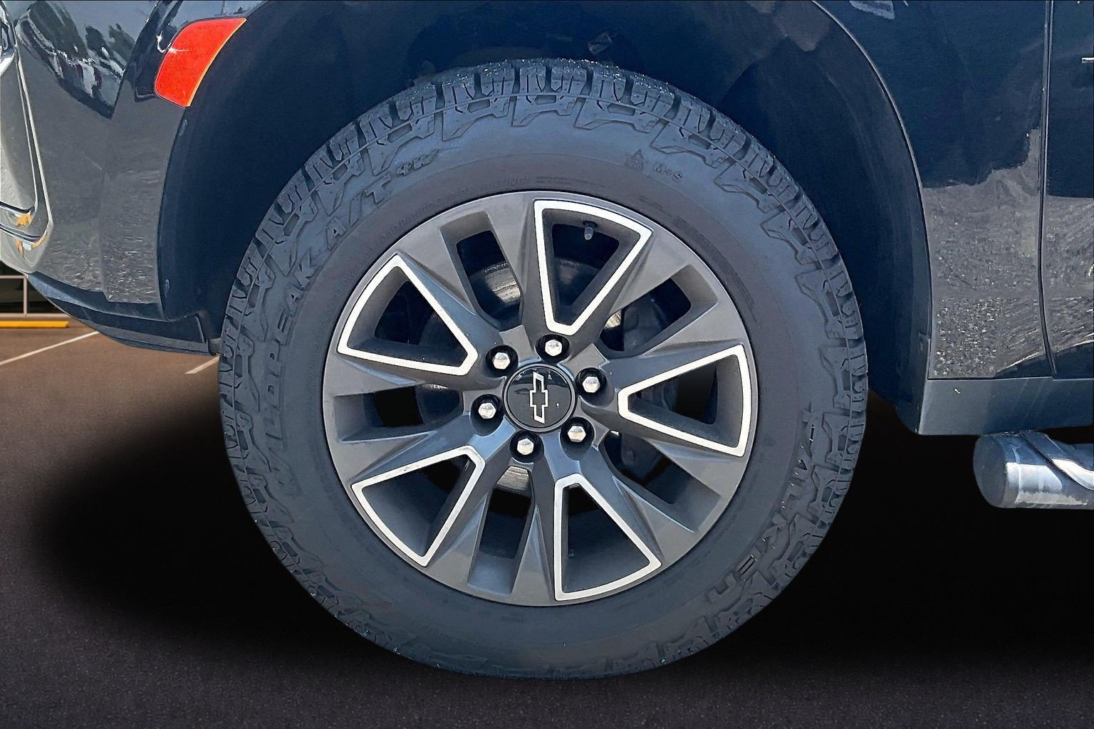 Used 2024 Chevrolet Tahoe Z71 w/ Z71 Off-Road Package AWD/4WD image 9
