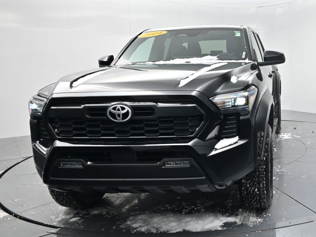 Used 2024 Toyota Tacoma TRD Off-Road image 3