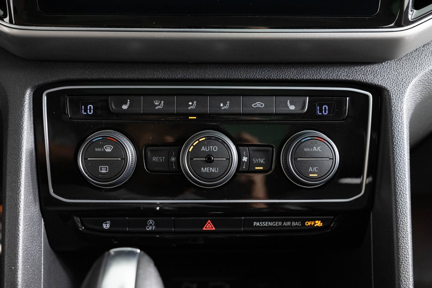 Used 2019 Volkswagen Atlas SEL R-Line AWD/4WD image 39