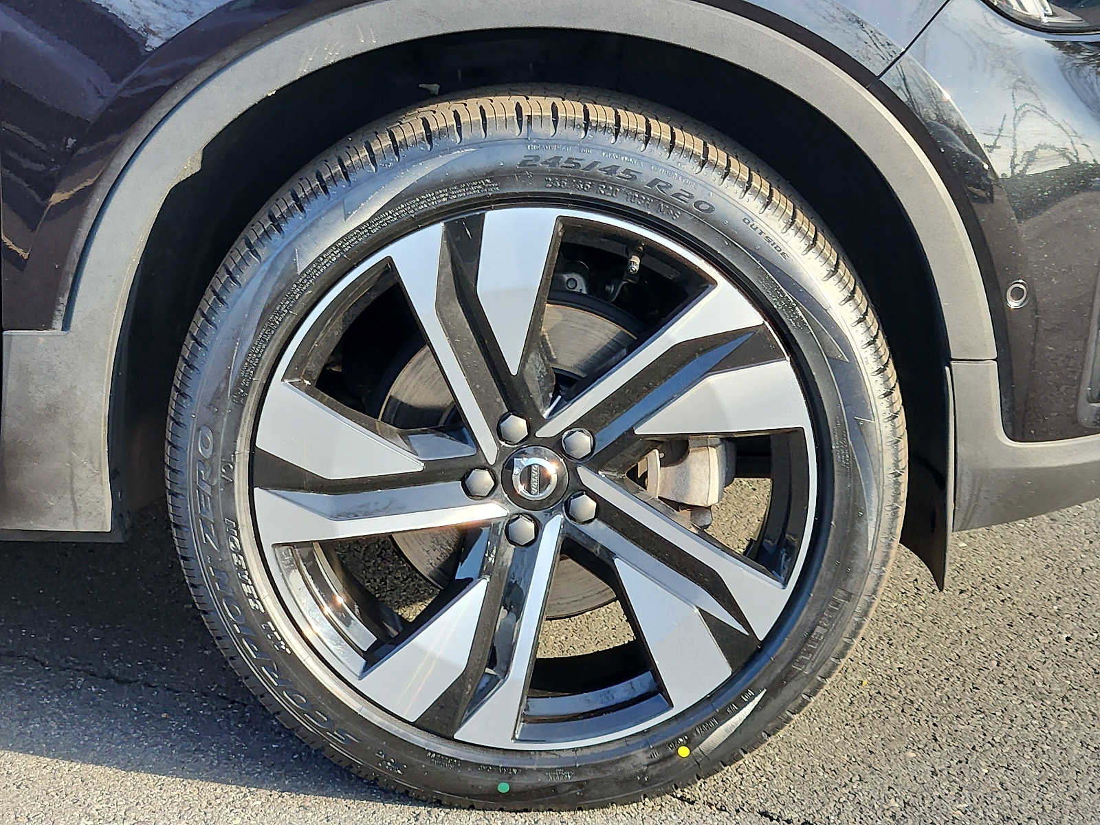 Certified 2023 Volvo XC40 B5 Plus w/ Protection Package Premier image 8