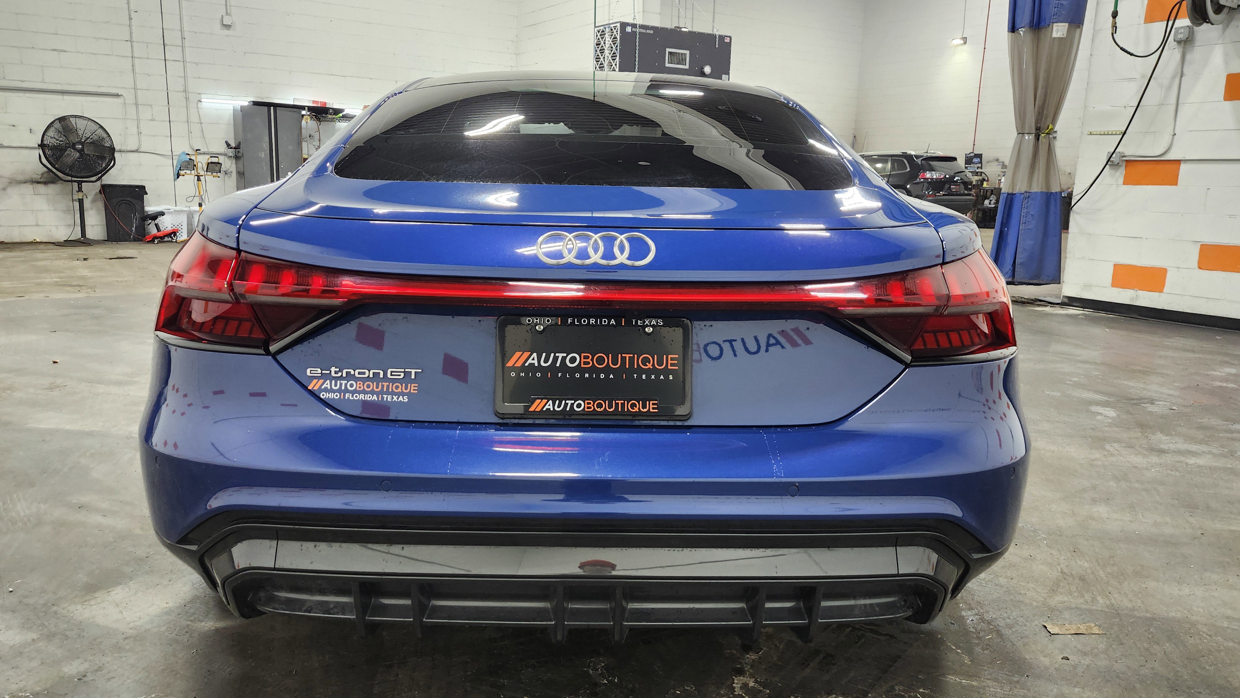 Used 2024 Audi e-tron GT Premium Plus image 17