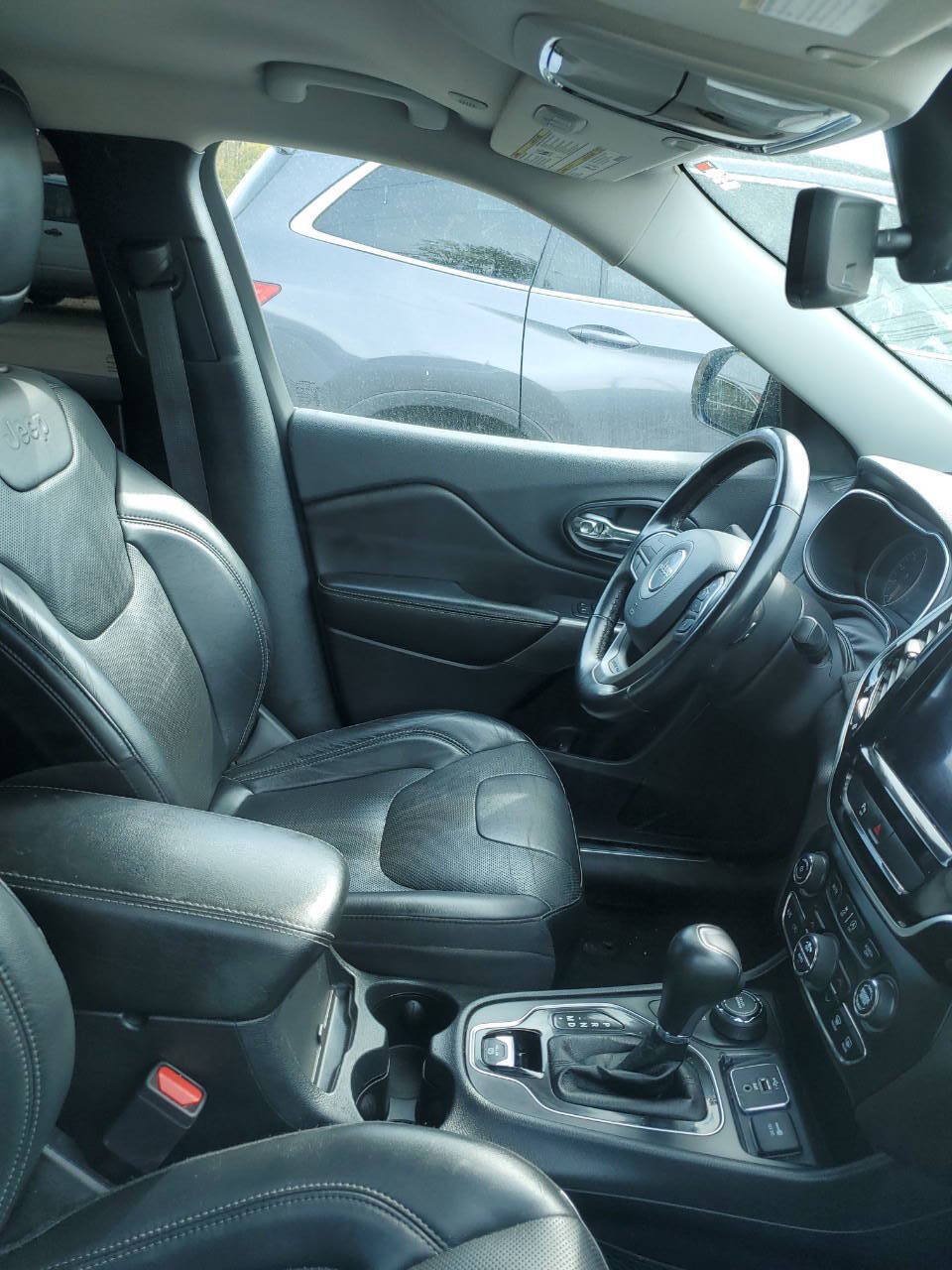 Used 2020 Jeep Cherokee Limited AWD/4WD image 7