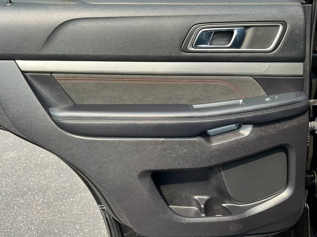 Used 2018 Ford Explorer XLT w/ Equipment Group 202A AWD/4WD image 37