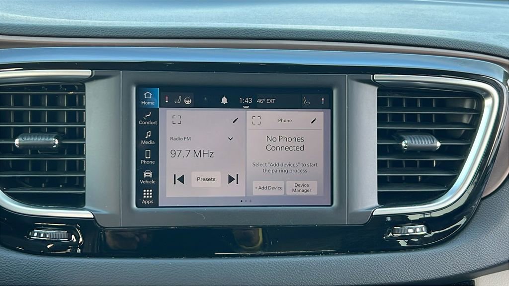 Used 2023 Chrysler Voyager LX image 21