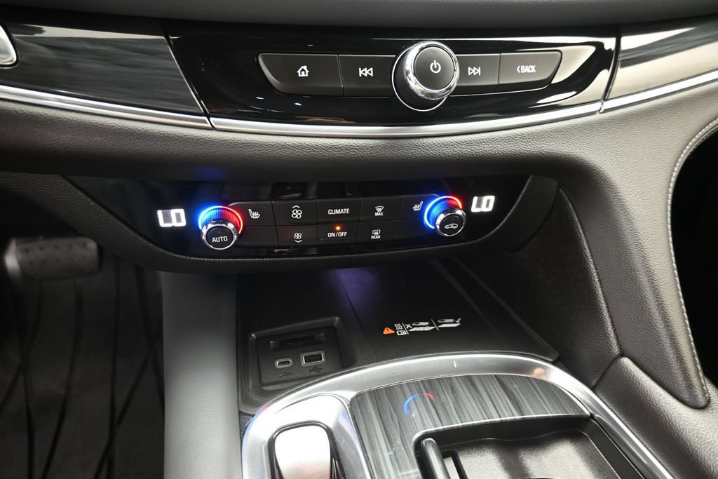 Used 2022 Buick Enclave Essence w/ LPO, Floor Liner Package AWD/4WD image 18