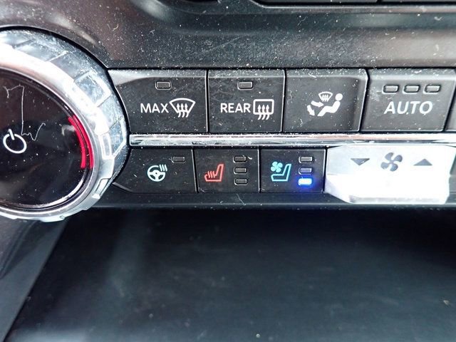 Used 2025 Ford F150 Lariat w/ Equipment Group 501A Mid image 26