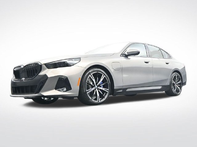 New 2027 BMW 550e xDrive AWD/4WD image 37