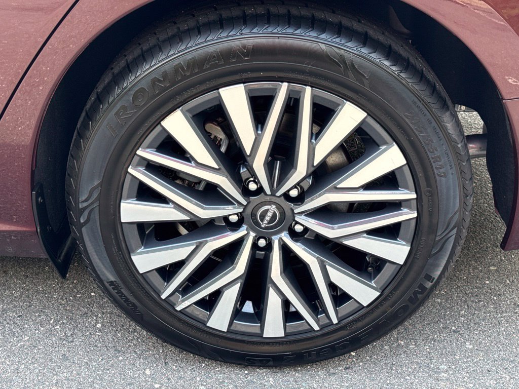 Certified 2025 Nissan Altima 2.5 SV FWD image 13
