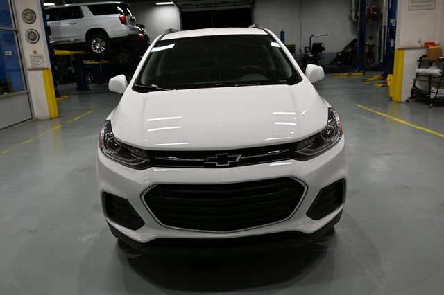 Used 2022 Chevrolet Trax LT w/ Driver Confidence Package image 2