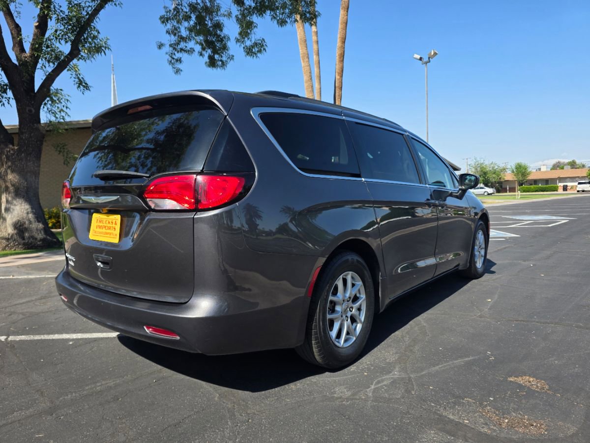 Used 2021 Chrysler Voyager Lxi FWD image 7