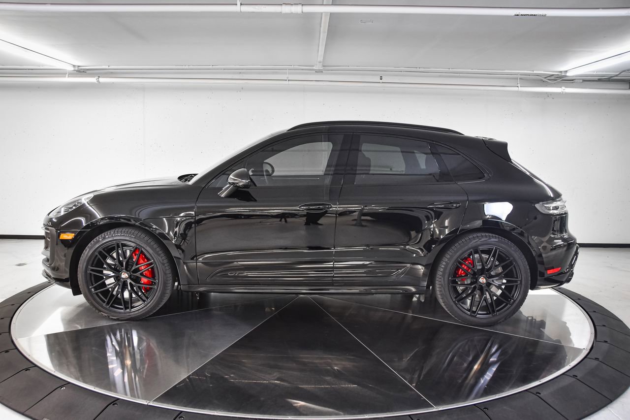 Certified 2025 Porsche Macan GTS image 2