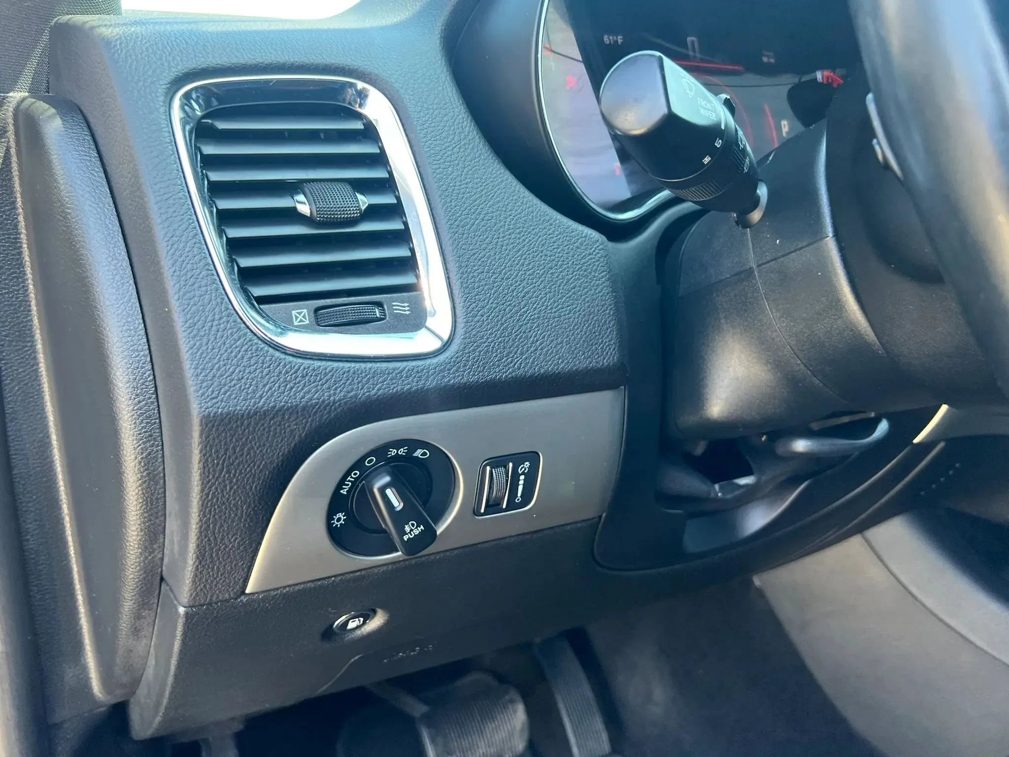 Used 2015 Dodge Durango SXT w/ Blacktop Package AWD/4WD image 14