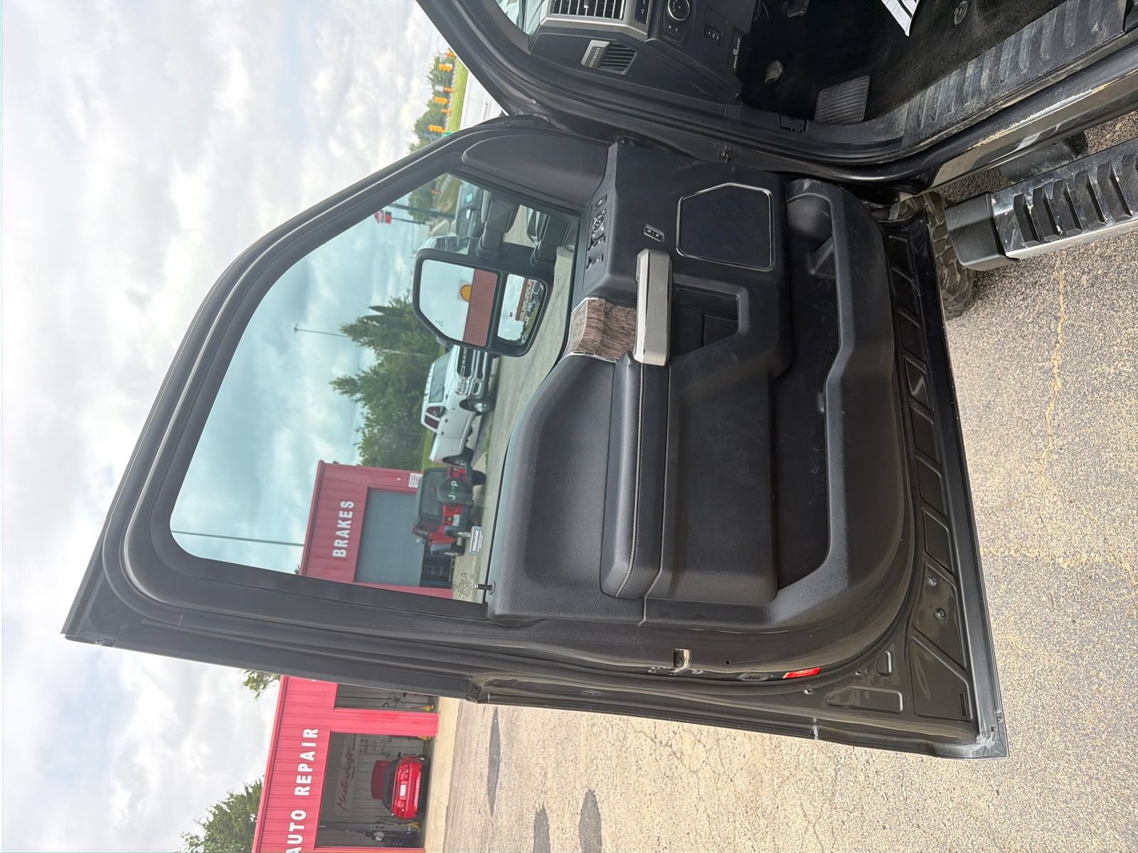 Used 2017 Ford F350 Lariat w/ Chrome Package AWD/4WD image 12